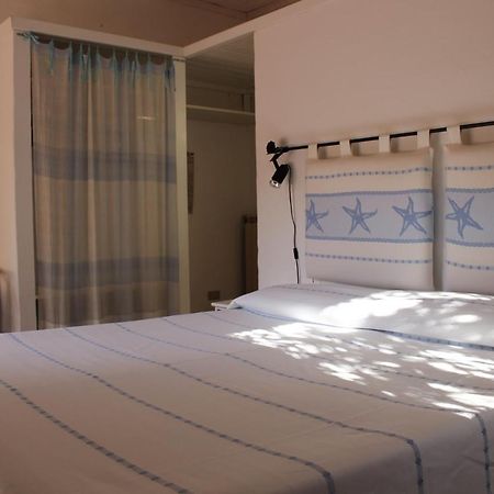 B&B Le Corti Di Aloa San Pantaleo Exteriör bild