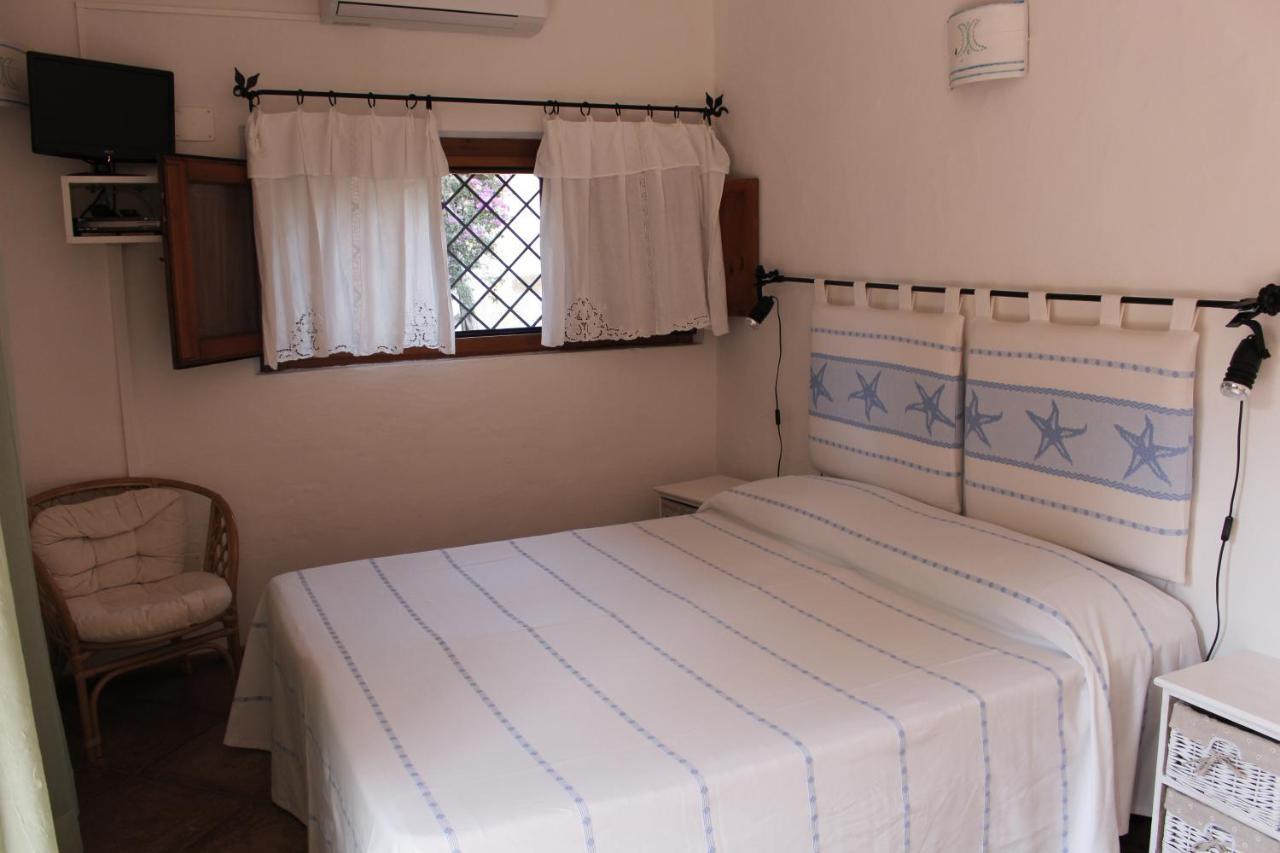 B&B Le Corti Di Aloa San Pantaleo Exteriör bild
