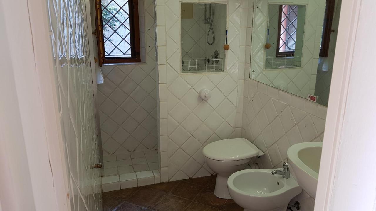 B&B Le Corti Di Aloa San Pantaleo Exteriör bild