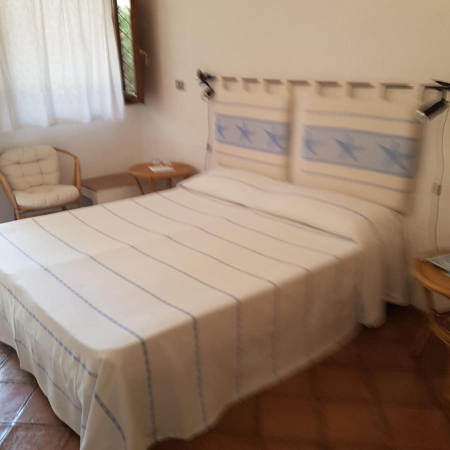 B&B Le Corti Di Aloa San Pantaleo Exteriör bild