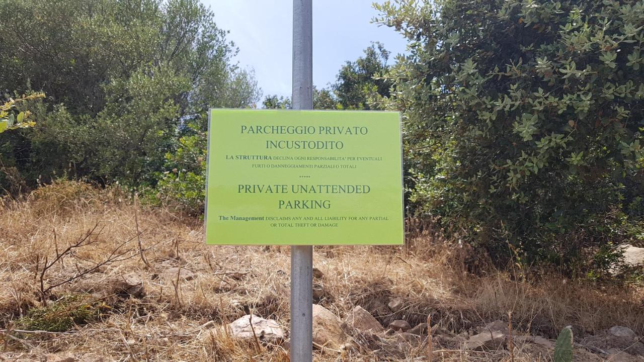 B&B Le Corti Di Aloa San Pantaleo Exteriör bild