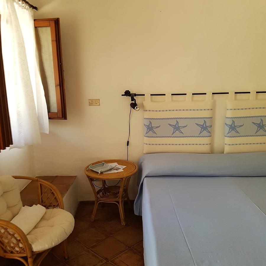 B&B Le Corti Di Aloa San Pantaleo Exteriör bild
